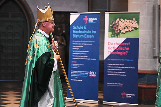 Bischof Overbeck während der Messe. Foto: Oliver Müller | Bistum Essen