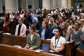 Die Kandidat:innen während der Messe. Foto: Oliver Müller | Bistum Essen